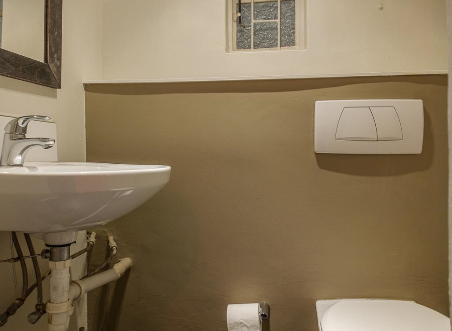 To Let 1 Bedroom Property for Rent in Vredehoek Western Cape